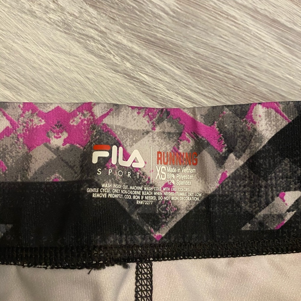 Fila Capris - Picture 2 of 2